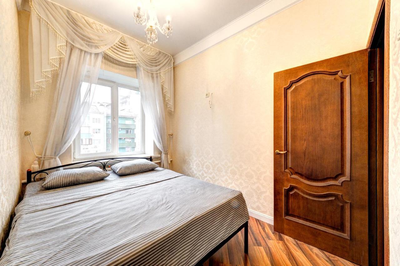 קייב Apartments With 3 Rooms Near Palace Ukraine מראה חיצוני תמונה