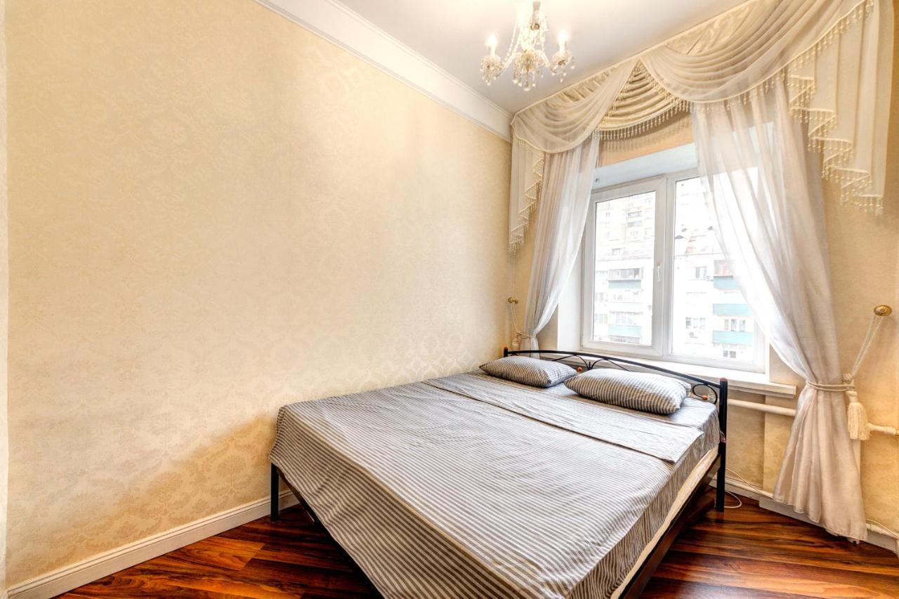 קייב Apartments With 3 Rooms Near Palace Ukraine מראה חיצוני תמונה