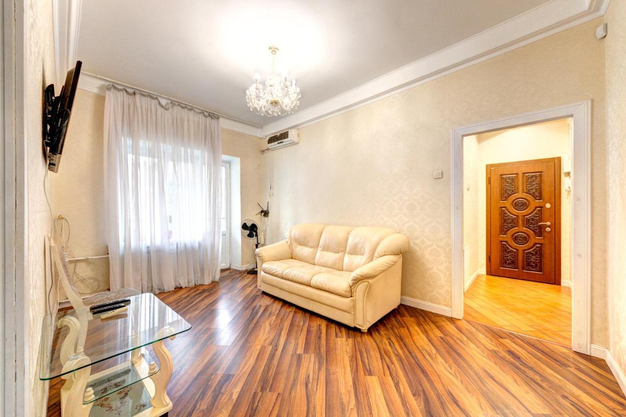 קייב Apartments With 3 Rooms Near Palace Ukraine מראה חיצוני תמונה