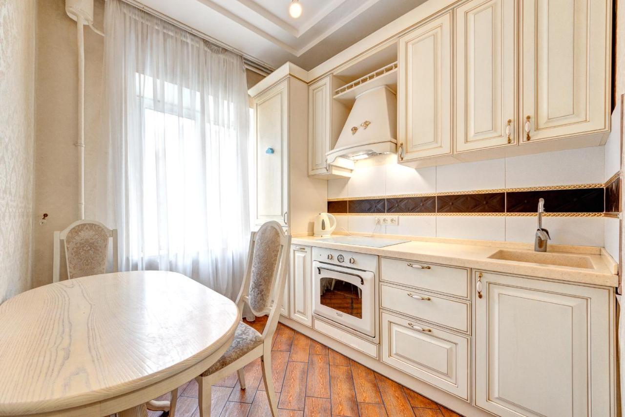 קייב Apartments With 3 Rooms Near Palace Ukraine מראה חיצוני תמונה
