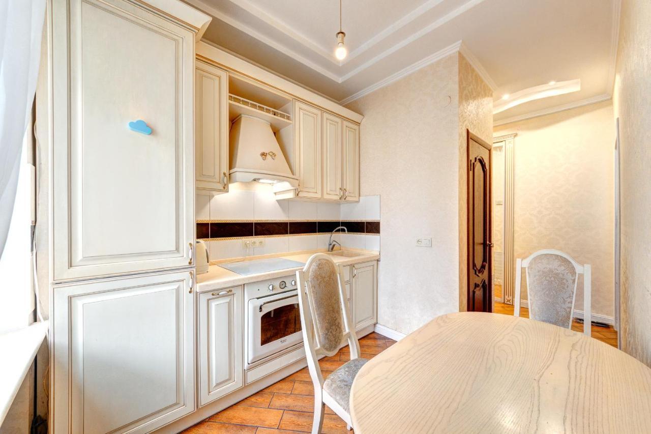קייב Apartments With 3 Rooms Near Palace Ukraine מראה חיצוני תמונה